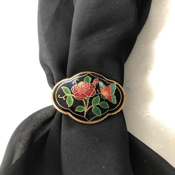 Scarf clips- set of two. Eliminate the hassle of tying that perfect knot! - Picture 7 of 9